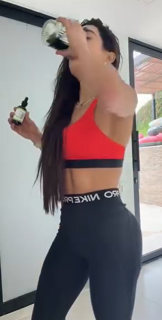Persona real mostrando su experiencia